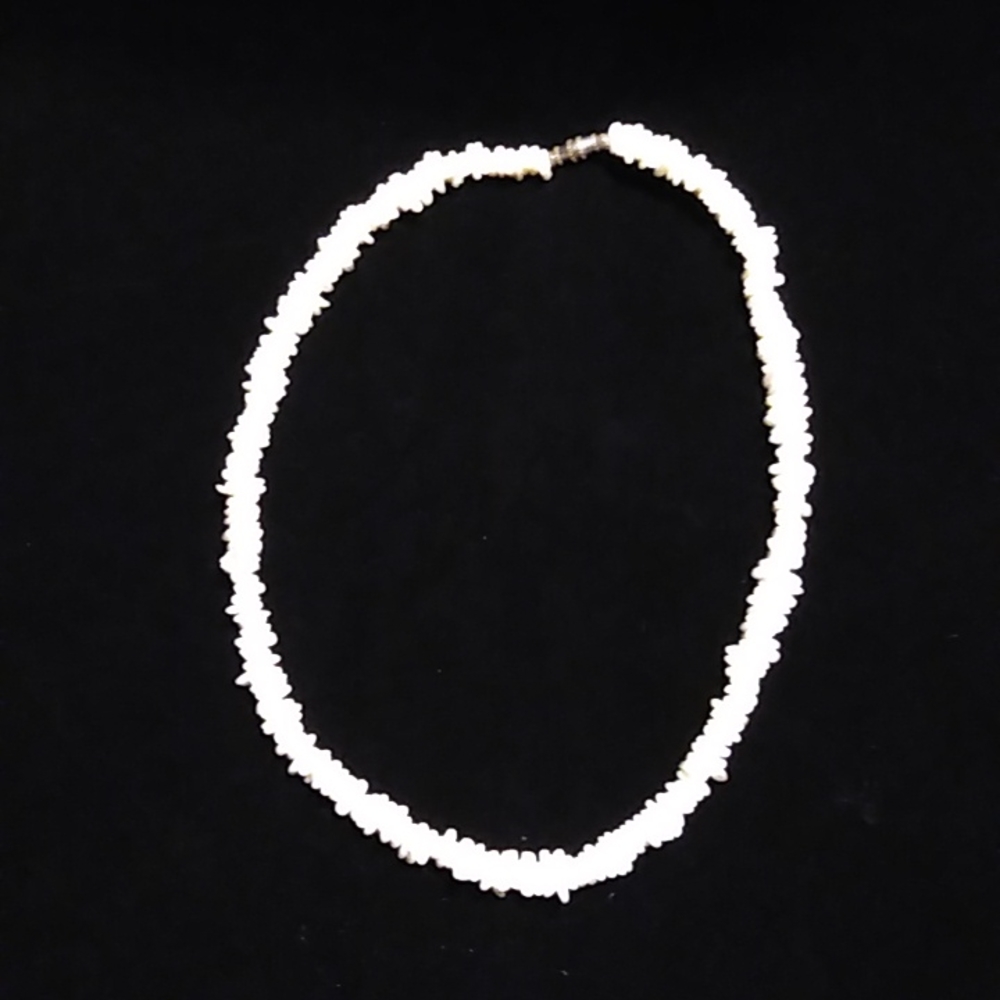 Puka shell necklace*** HOST PICK ****